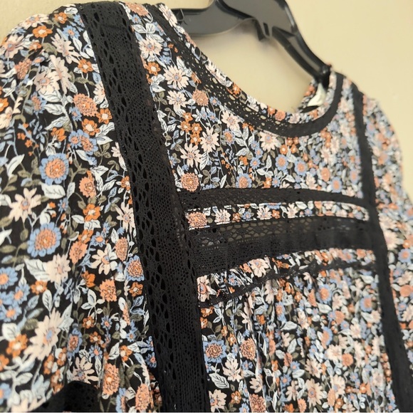 American Eagle Black Ditsy Floral Open-Back Flowy Boho Peasant Blouse S - Picture 6 of 12